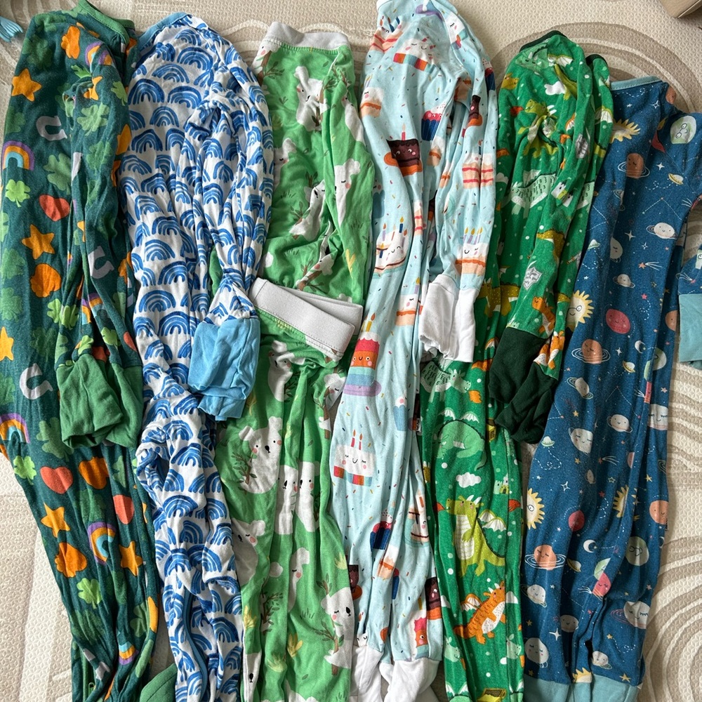 Little Sleepies LOT of Pjs (5 zippys and 1 2pc set)